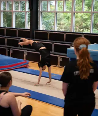 Tumbling-som-valgfag-paa-efterskole-scaled.jpg