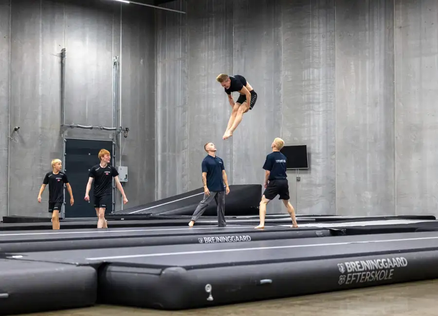 Spring-paa-efterskole-scaled.jpg
