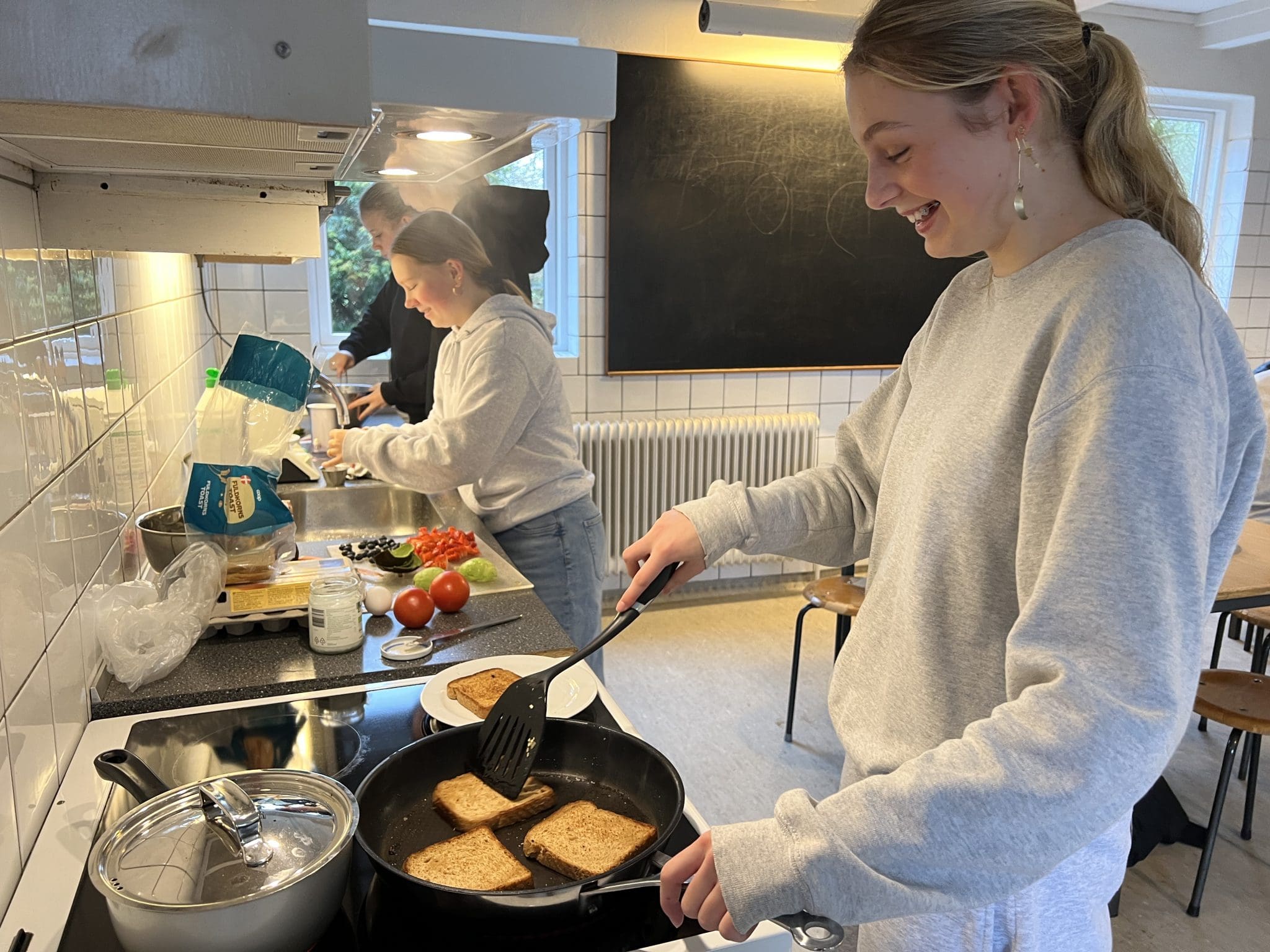 Gastronomi-som-valgfag-paa-efterskole-2048x1536.jpg