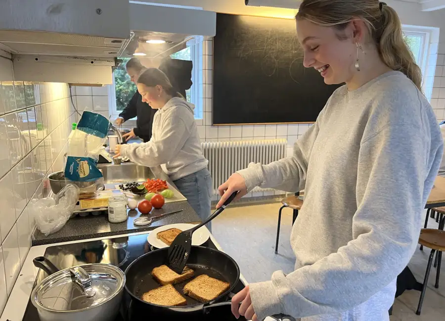 Gastronomi-som-valgfag-paa-efterskole-2048x1536.jpg