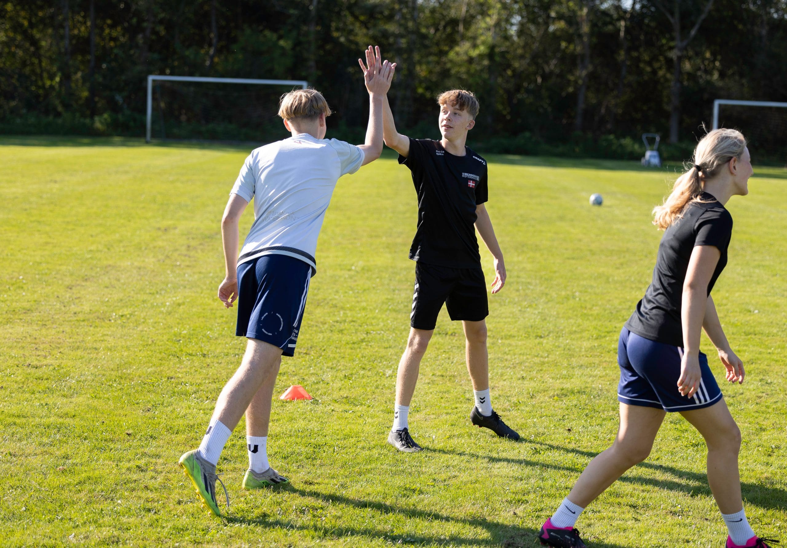 Fodbold-som-valgfag-paa-efterskole-scaled.jpg