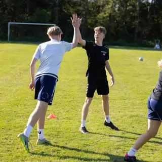 Fodbold-som-valgfag-paa-efterskole-scaled.jpg