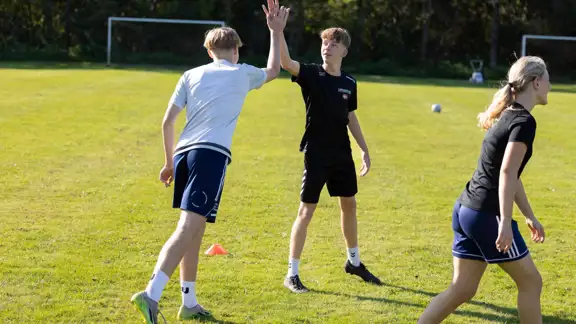 Fodbold-som-valgfag-paa-efterskole-scaled.jpg